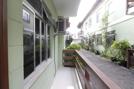 Varanda de casa de condomínio para alugar com 2 quartos, 60m² em Parque Burle, Cabo Frio