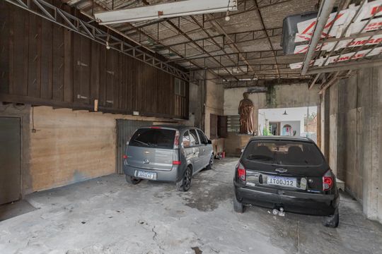 Garagem de casa à venda com 3 quartos, 300m² em Sarandi, Porto Alegre