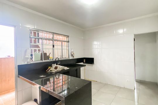 Cozinha de casa para alugar com 2 quartos, 90m² em Vila Ré, São Paulo