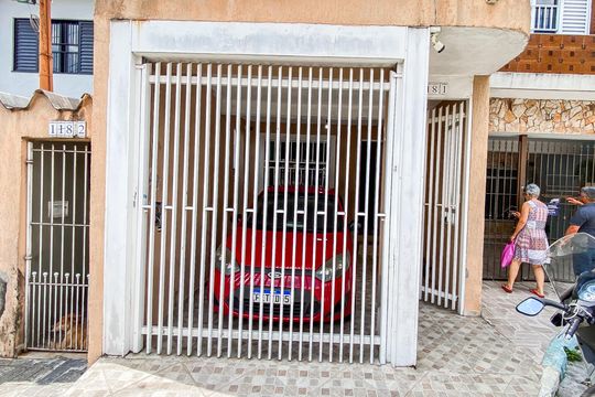 Fachada  de casa para alugar com 2 quartos, 90m² em Vila Ré, São Paulo