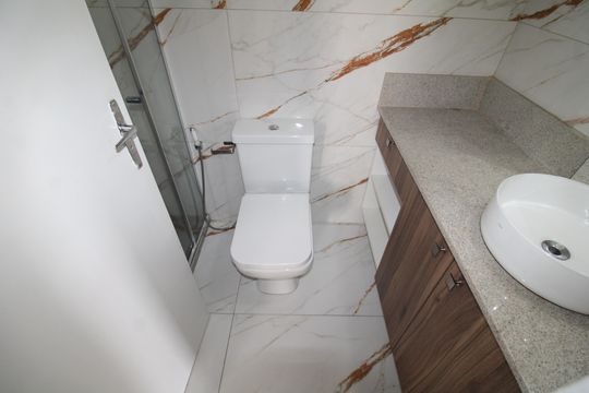 Banheiro de apartamento para alugar com 2 quartos, 54m² em Vila Roque, São Paulo