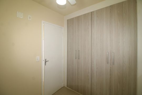 Quarto 1 de apartamento para alugar com 2 quartos, 54m² em Vila Roque, São Paulo