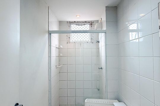 Banheiro de kitnet/studio para alugar com 1 quarto, 34m² em Cambuci, São Paulo