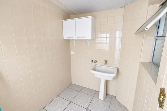 Área de serviço de apartamento para alugar com 2 quartos, 50m² em Cristo Rei, Curitiba