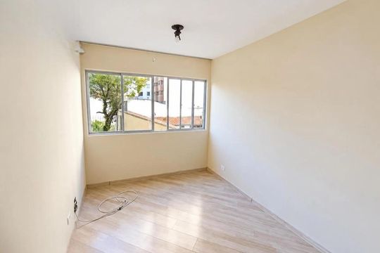 Sala de apartamento para alugar com 2 quartos, 50m² em Cristo Rei, Curitiba
