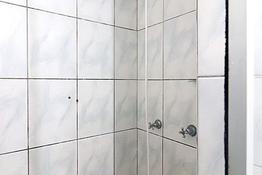 Banheiro  de apartamento para alugar com 1 quarto, 42m² em Agronomia, Porto Alegre