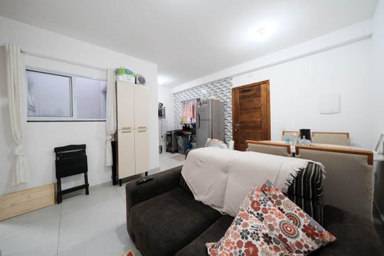 Apartamento à venda com 2 quartos, 45m² em Jardim Eliane, São Paulo