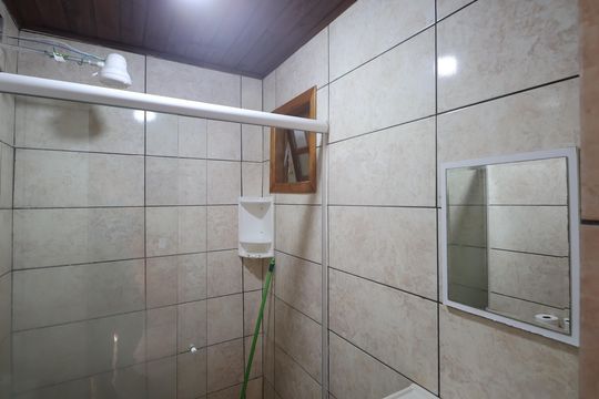 Banheiro de casa para alugar com 1 quarto, 29m² em São José, Canoas
