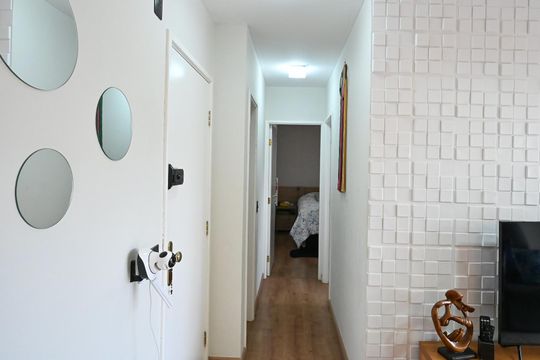 Corredor de apartamento para alugar com 2 quartos, 61m² em Paraíso do Morumbi, São Paulo
