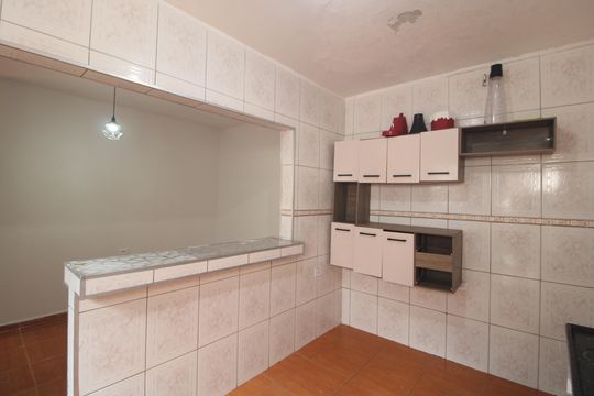Cozinha de casa para alugar com 2 quartos, 150m² em Vila Baby, São Paulo