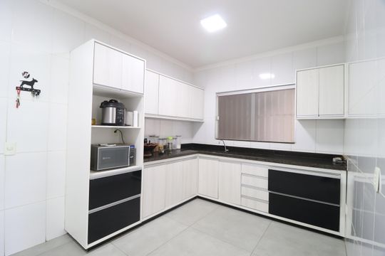 Cozinha de casa para alugar com 3 quartos, 240m² em Jardim Brasília, Uberlândia