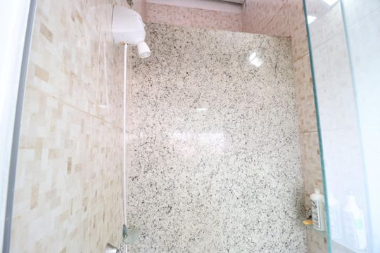 Banheiro do Quarto 2 de casa para alugar com 3 quartos, 240m² em Jardim Brasília, Uberlândia