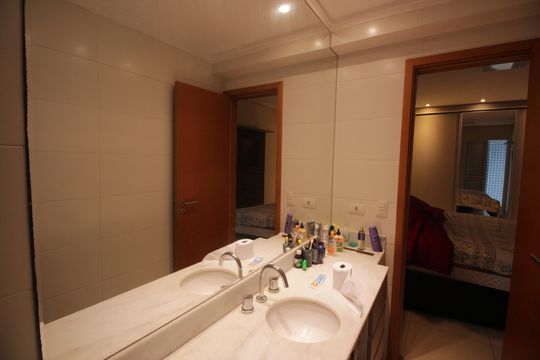 Banheiro da Suíte 1 de apartamento para alugar com 3 quartos, 129m² em Aparecida, Santos