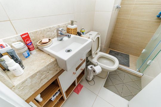 Banheiro de apartamento à venda com 2 quartos, 40m² em Campo Grande, Rio de Janeiro