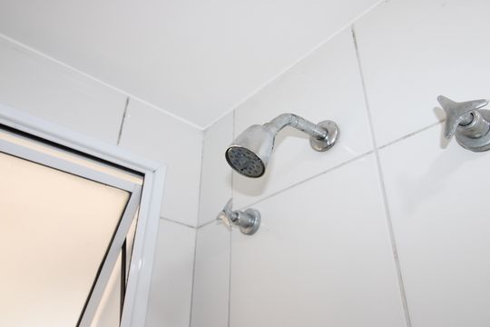 Banheiro de apartamento à venda com 2 quartos, 47m² em Colônia (zona Leste), São Paulo