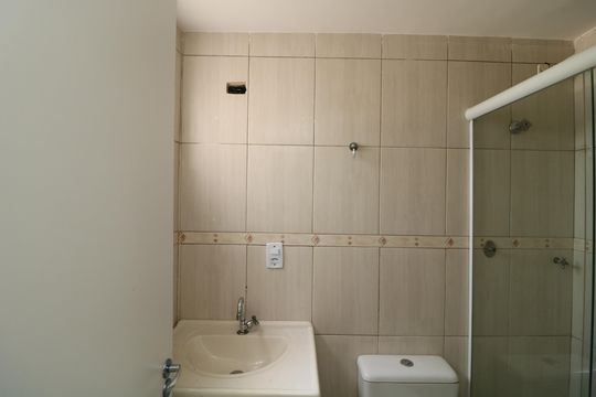 Banheiro de apartamento para alugar com 2 quartos, 53m² em Vila Alpina, São Paulo