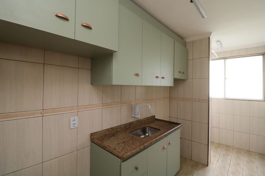Cozinha de apartamento para alugar com 2 quartos, 53m² em Vila Alpina, São Paulo
