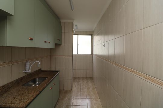 Cozinha de apartamento para alugar com 2 quartos, 53m² em Vila Alpina, São Paulo
