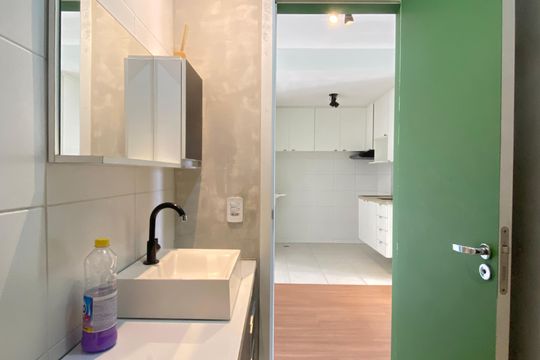 Banheiro de apartamento para alugar com 2 quartos, 44m² em Presidente Altino, Osasco