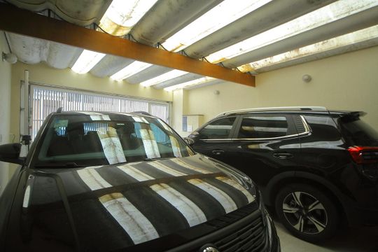Garagem  de casa à venda com 3 quartos, 175m² em Vila Luiz Casa, São Bernardo do Campo
