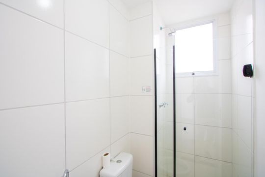 Banheiro de apartamento para alugar com 2 quartos, 45m² em Santa Maria, Santo André