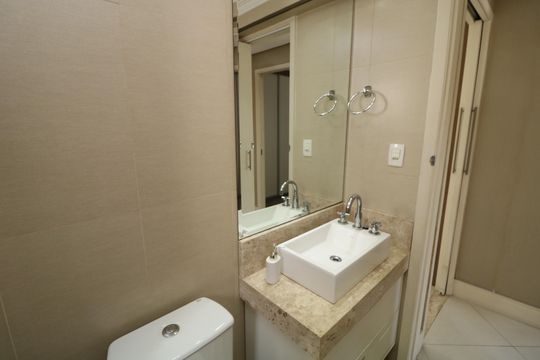 Banheiro de apartamento para alugar com 3 quartos, 105m² em Jardim Avelino, São Paulo