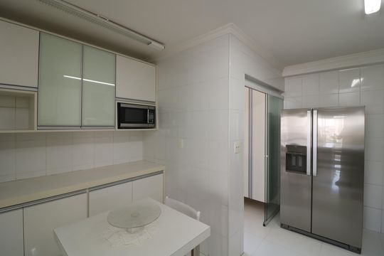 Cozinha de apartamento para alugar com 3 quartos, 105m² em Jardim Avelino, São Paulo