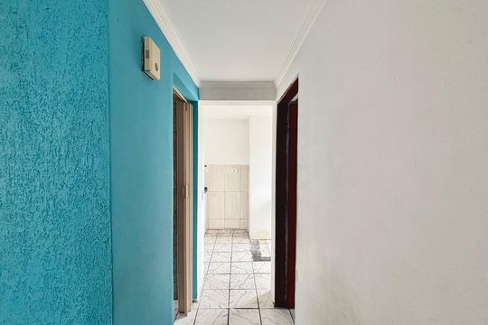 Corredor de apartamento para alugar com 2 quartos, 43m² em Vila Silvia, São Paulo