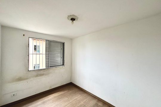 Quarto 1 de apartamento para alugar com 2 quartos, 43m² em Vila Silvia, São Paulo