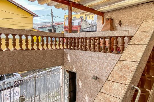 Escada de casa para alugar com 2 quartos, 120m² em Vila Nhocuné, São Paulo