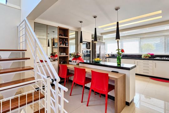 Cozinha de casa à venda com 4 quartos, 317m² em Boa Vista, Novo Hamburgo