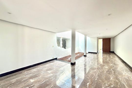 Casa para alugar com 3 quartos, 250m² em Santa Helena, Contagem