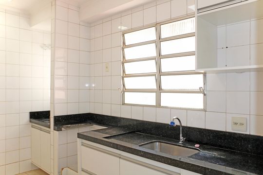 Cozinha de apartamento para alugar com 2 quartos, 60m² em Dos Ortizes, Valinhos