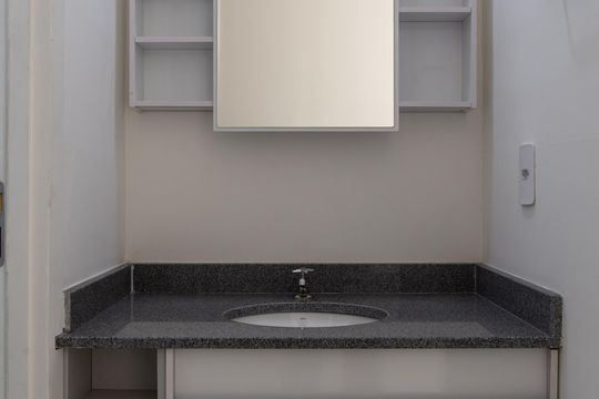 Banheiro de apartamento para alugar com 2 quartos, 52m² em Jardim Vila Galvao, Guarulhos