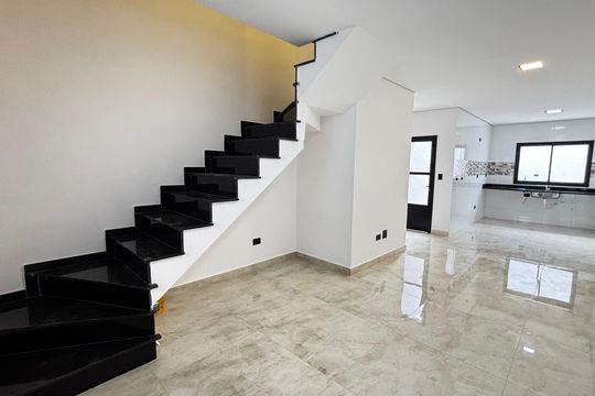 Casa à venda com 3 quartos, 120m² em Vila Lucinda, Santo André