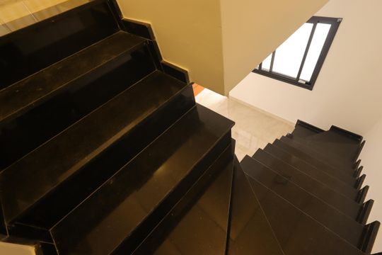 Escada de casa à venda com 3 quartos, 120m² em Vila Lucinda, Santo André
