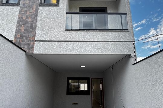 Garagem de casa à venda com 3 quartos, 120m² em Vila Lucinda, Santo André