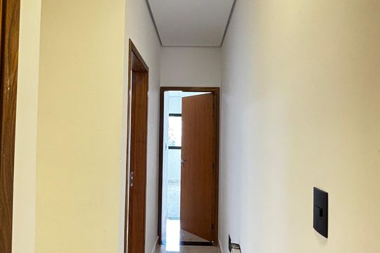 Corredor de casa à venda com 3 quartos, 120m² em Vila Lucinda, Santo André