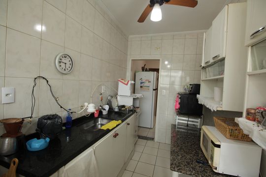 Cozinha e Área de Serviço de apartamento para alugar com 2 quartos, 82m² em José Menino, Santos