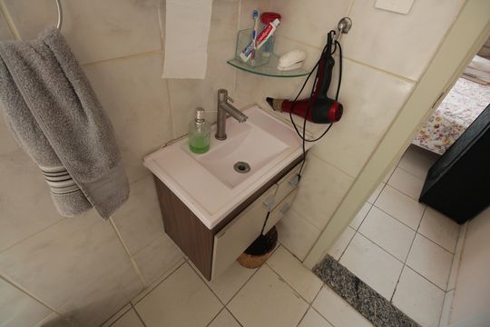 Banheiro da Suíte de apartamento para alugar com 2 quartos, 82m² em José Menino, Santos