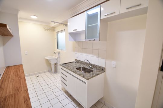 Cozinha de apartamento para alugar com 3 quartos, 82m² em Jardim Santa Genebra, Campinas