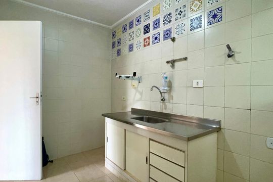 Cozinha de apartamento para alugar com 2 quartos, 48m² em Pinheiros, São Paulo