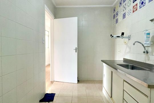 Cozinha de apartamento para alugar com 2 quartos, 48m² em Pinheiros, São Paulo
