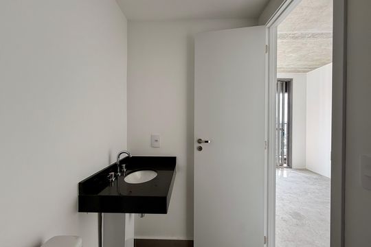 Banheiro  de kitnet/studio à venda com 1 quarto, 24m² em Vila Olímpia, São Paulo