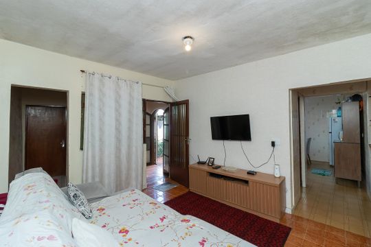 Casa à venda com 7 quartos, 325m² em Jardim Adutora, São Paulo