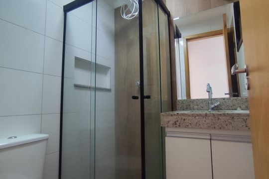 Banheiro social de apartamento para alugar com 1 quarto, 29m² em Santana, São Paulo