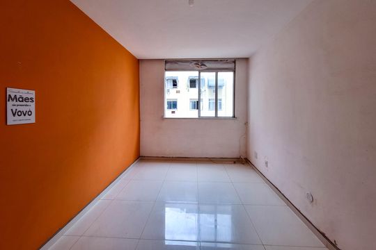 Sala de apartamento para alugar com 3 quartos, 59m² em Santa Rosa, Niterói