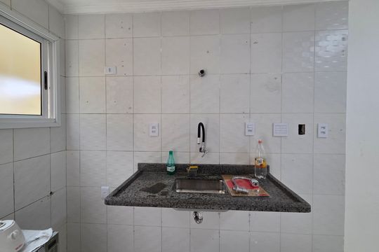 Cozinha de casa de condomínio para alugar com 2 quartos, 70m² em Canto do Forte, Praia Grande
