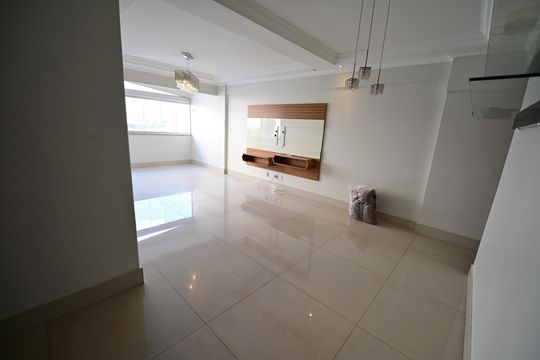 Apartamento para alugar com 3 quartos, 110m² em Jardim Goiás, Goiânia