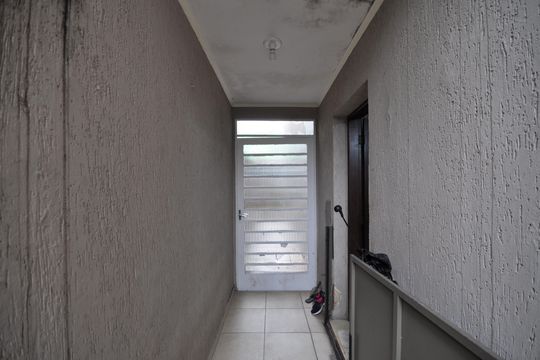 Hall de entrada de casa à venda com 3 quartos, 160m² em Vila Albertina, São Paulo